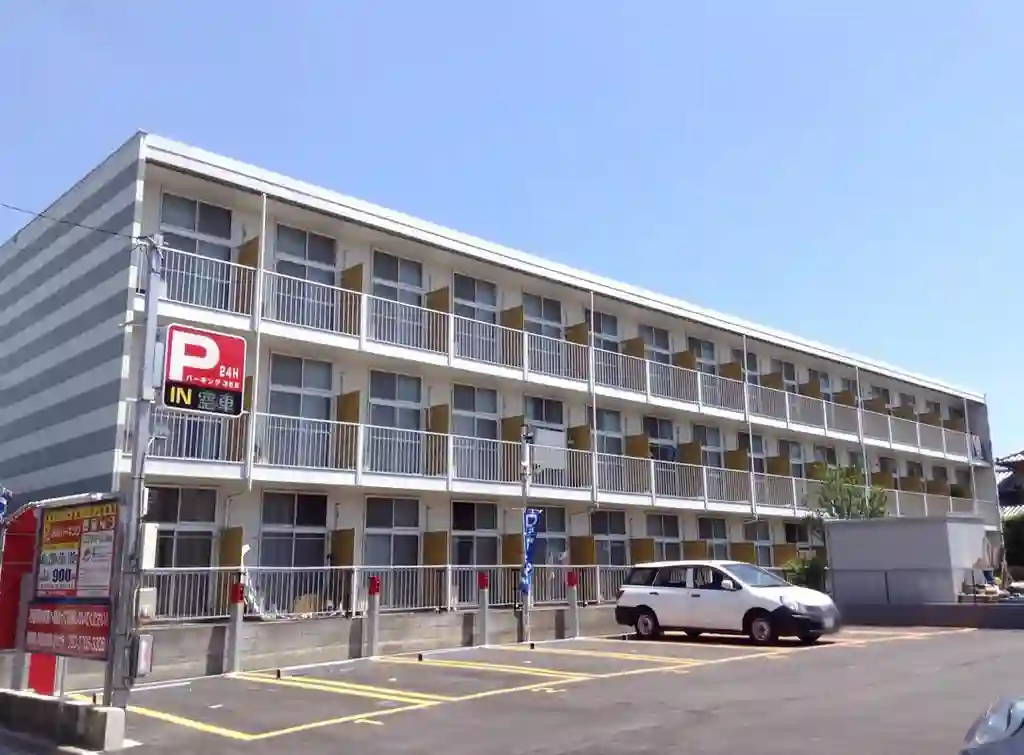 レオパレスパインヒル II 外観
