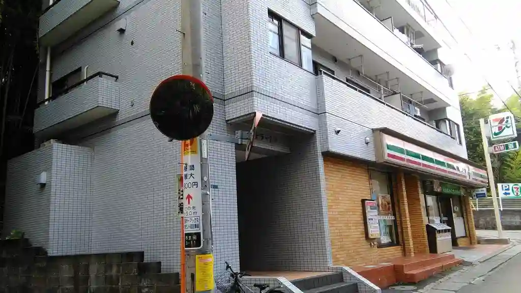ステラ・テン 外観