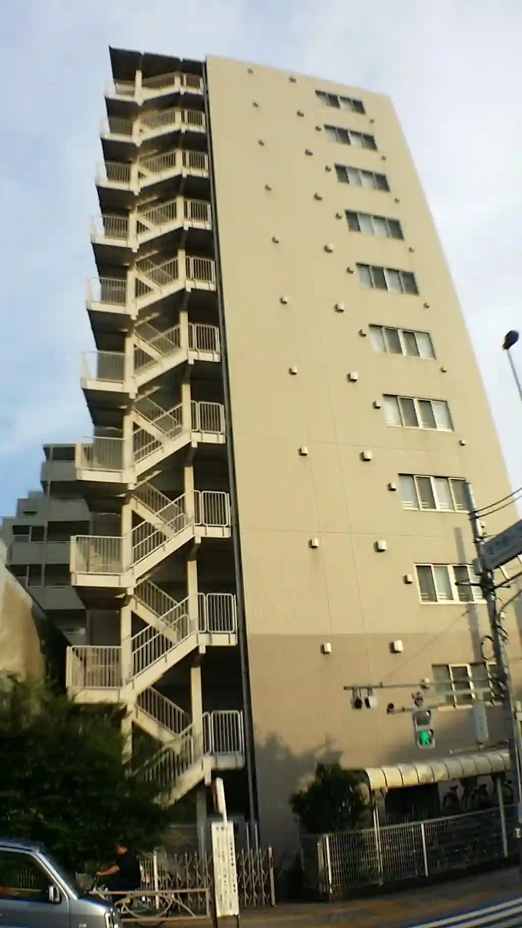 メゾンソレイユ向島 外観