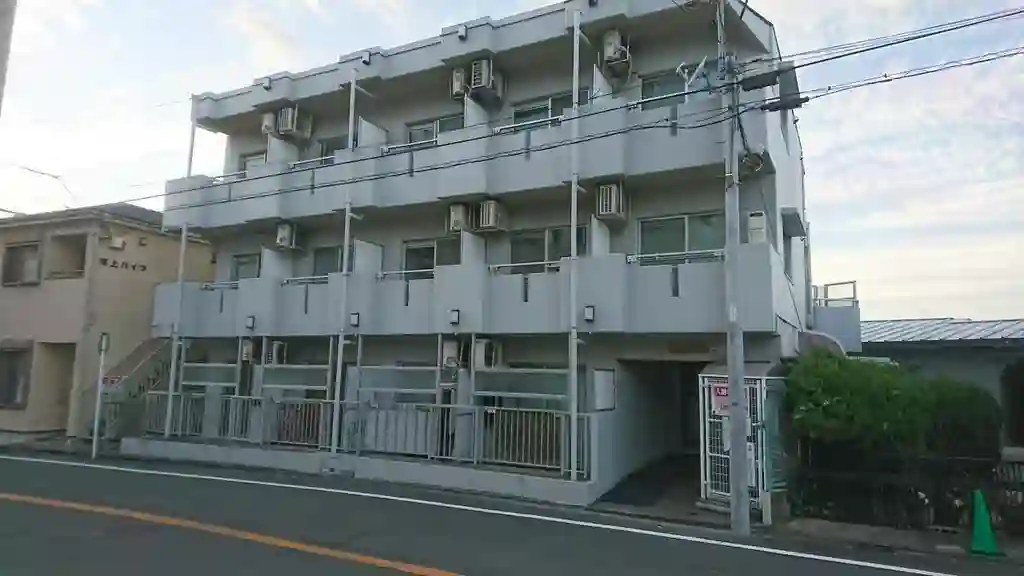 ハイツ反町 外観