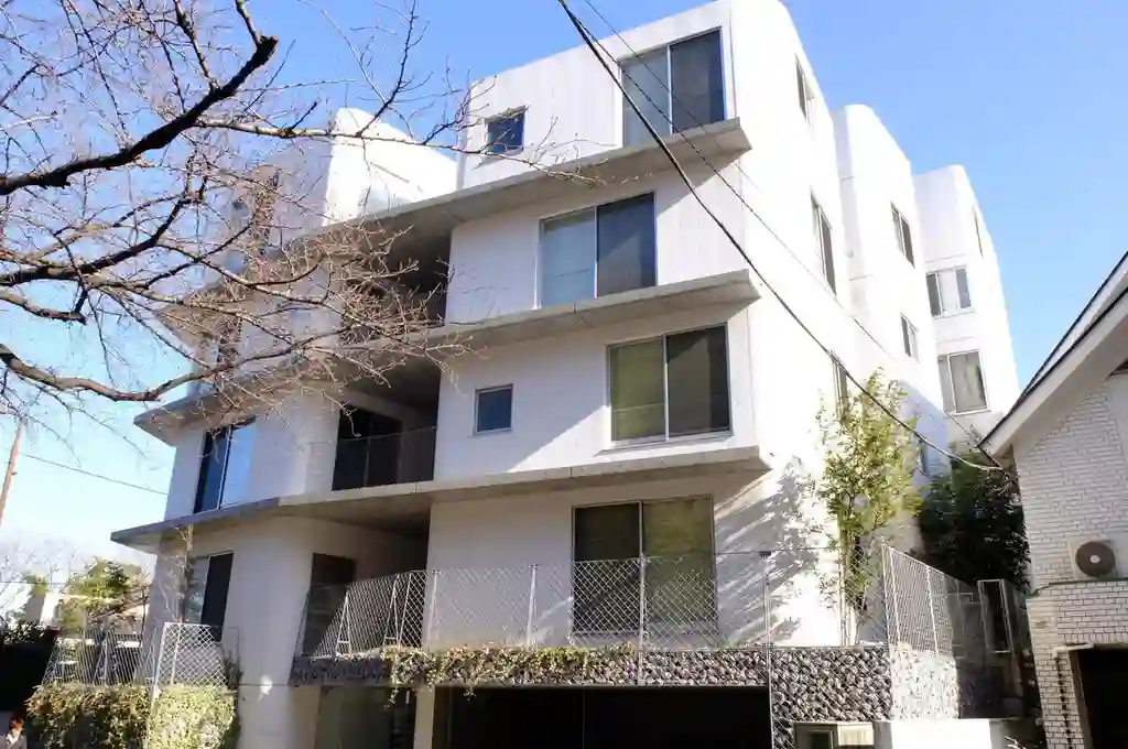 トリフォリア 外観