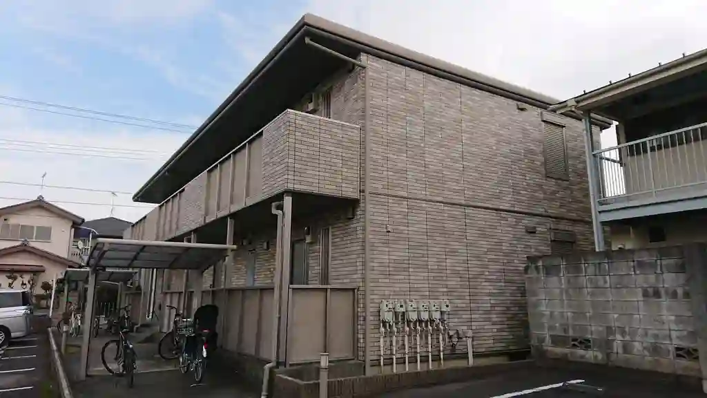 エスティア II 外観