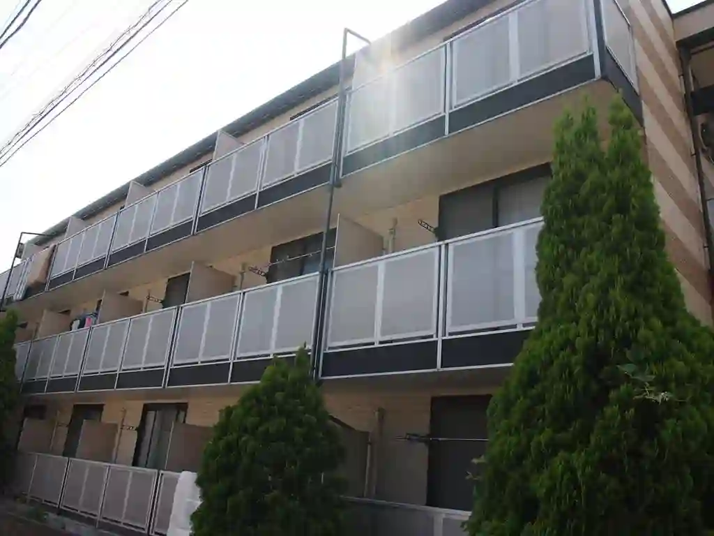 レオパレスコンフォール 鶴見 外観