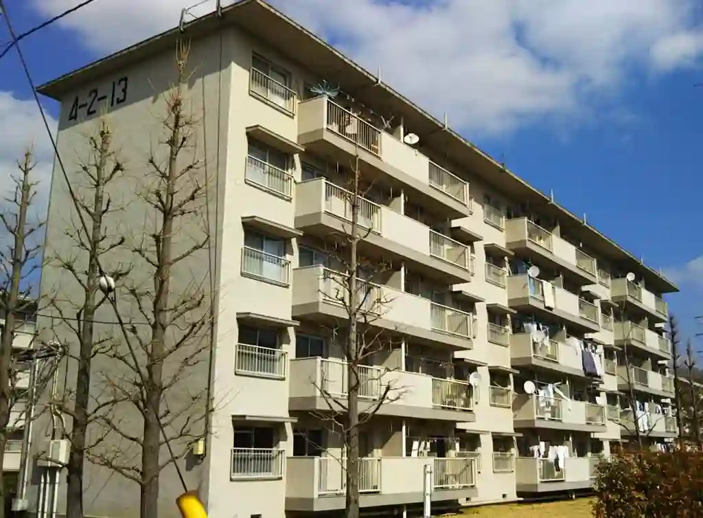 UR都市機構永山団地4-2-13号棟 外観