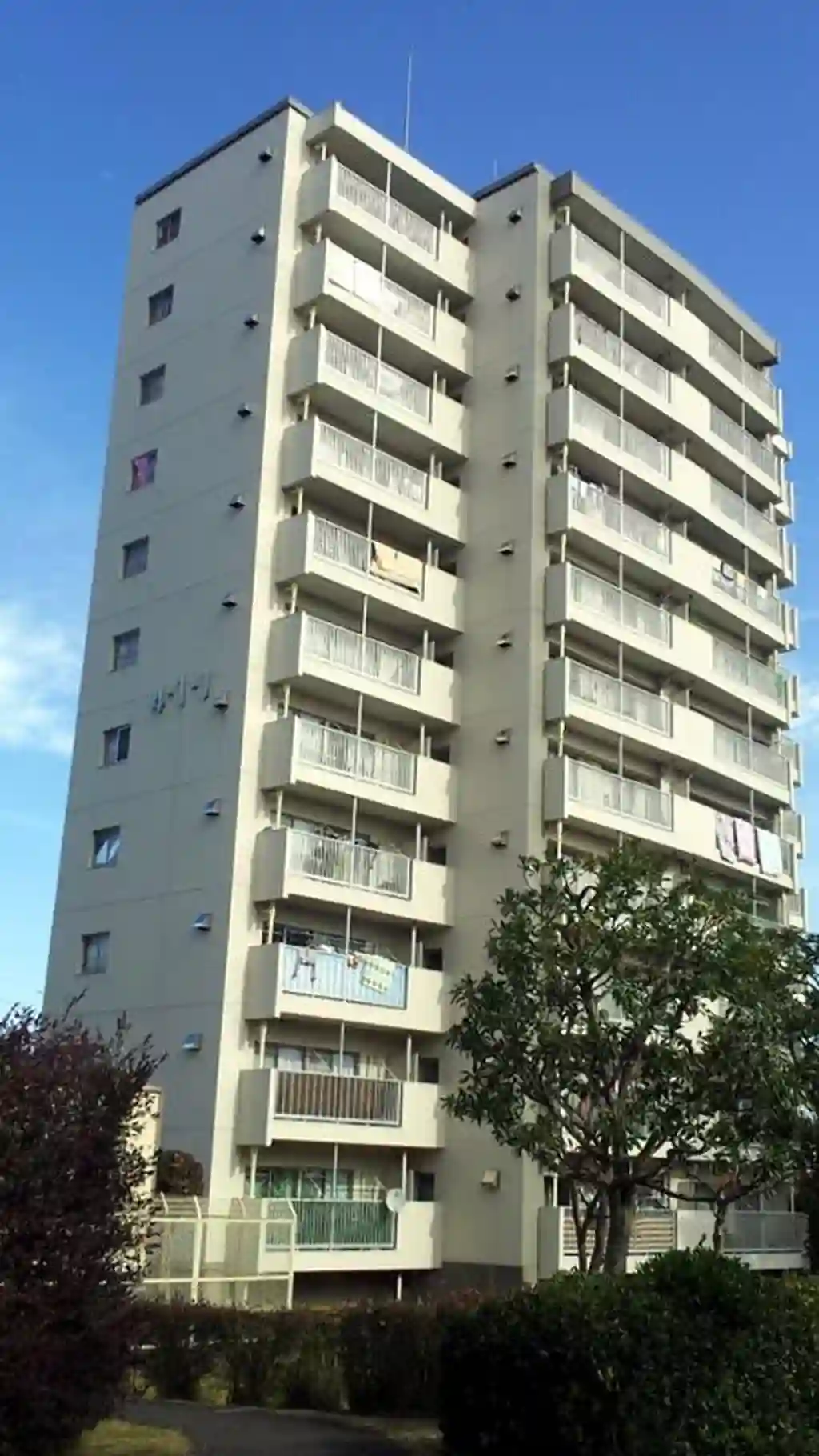 多摩ニュータウン落合4-1-1号棟 外観