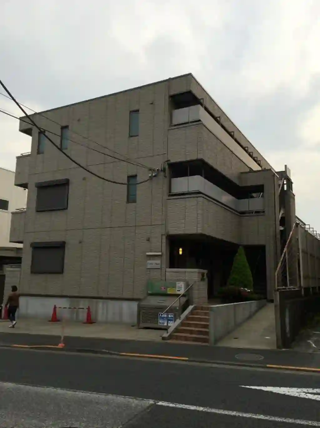 コリーヌスガイ 外観