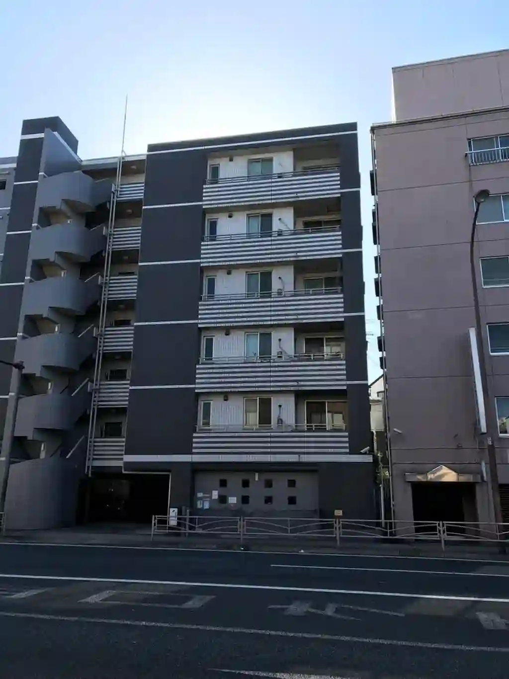 ティーリーフ横浜 外観
