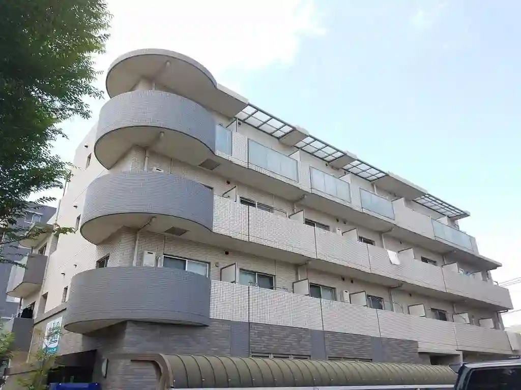 クリスタルコート 外観