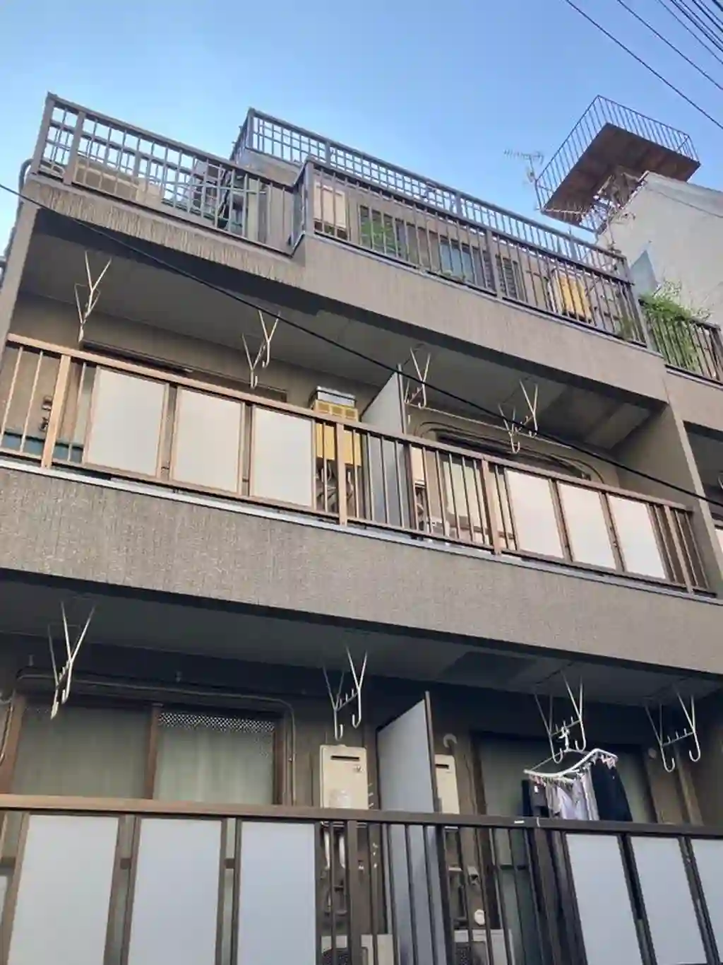 トゥモローランド 外観