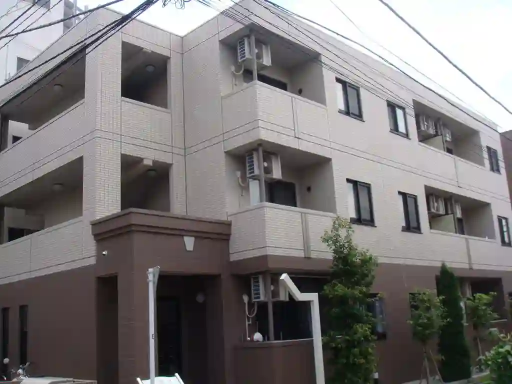 シルバストン 外観