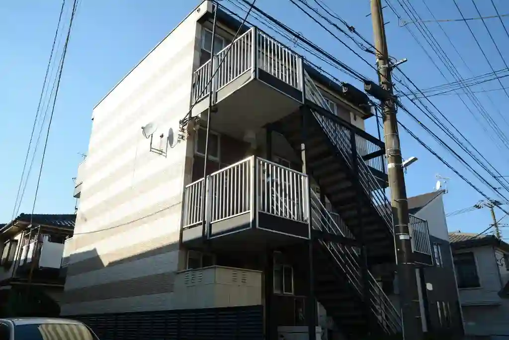 レオパレスブルースカイ 外観