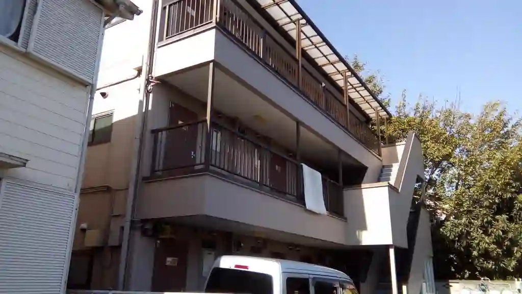 シャレード 外観