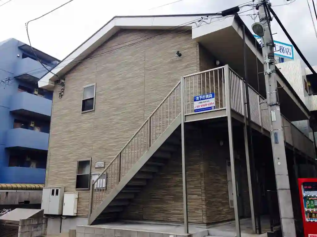 アンプルールクラージュウエスト 外観
