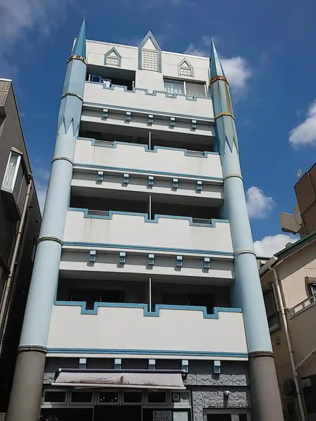 WHITE CASTLE 外観