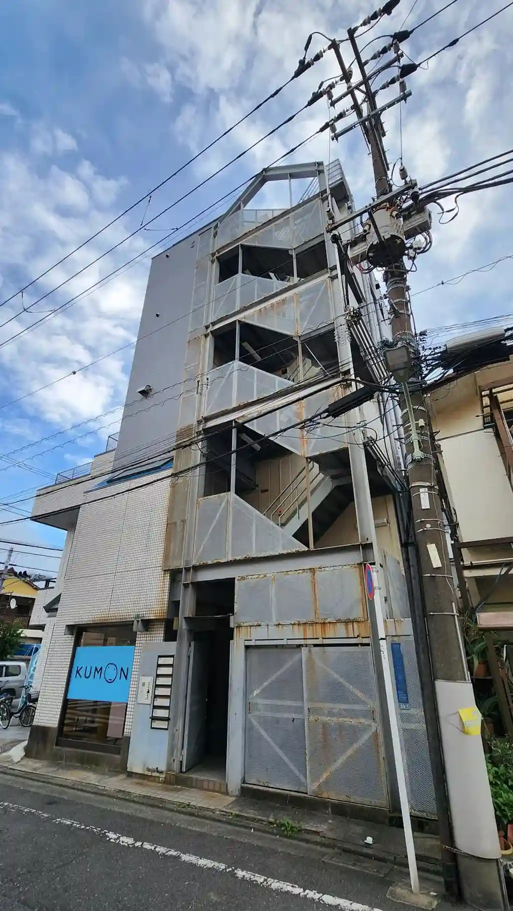 岩本コンパウンド 外観