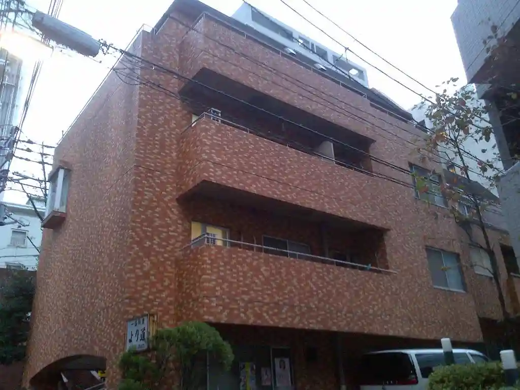 セザール本郷 外観