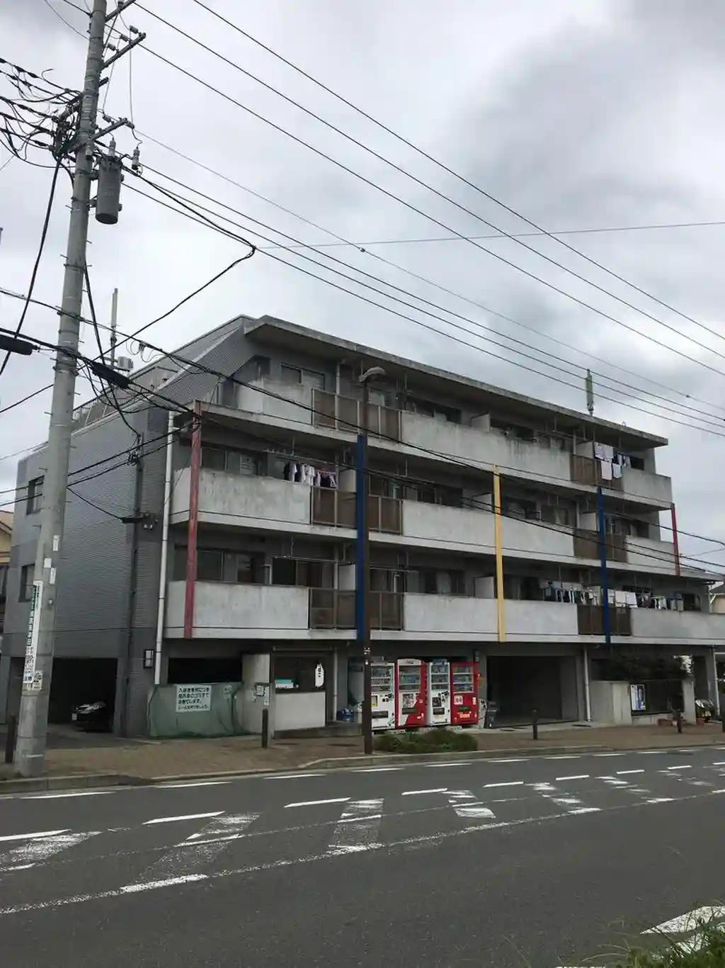 アヴァンスフォルジェ 外観