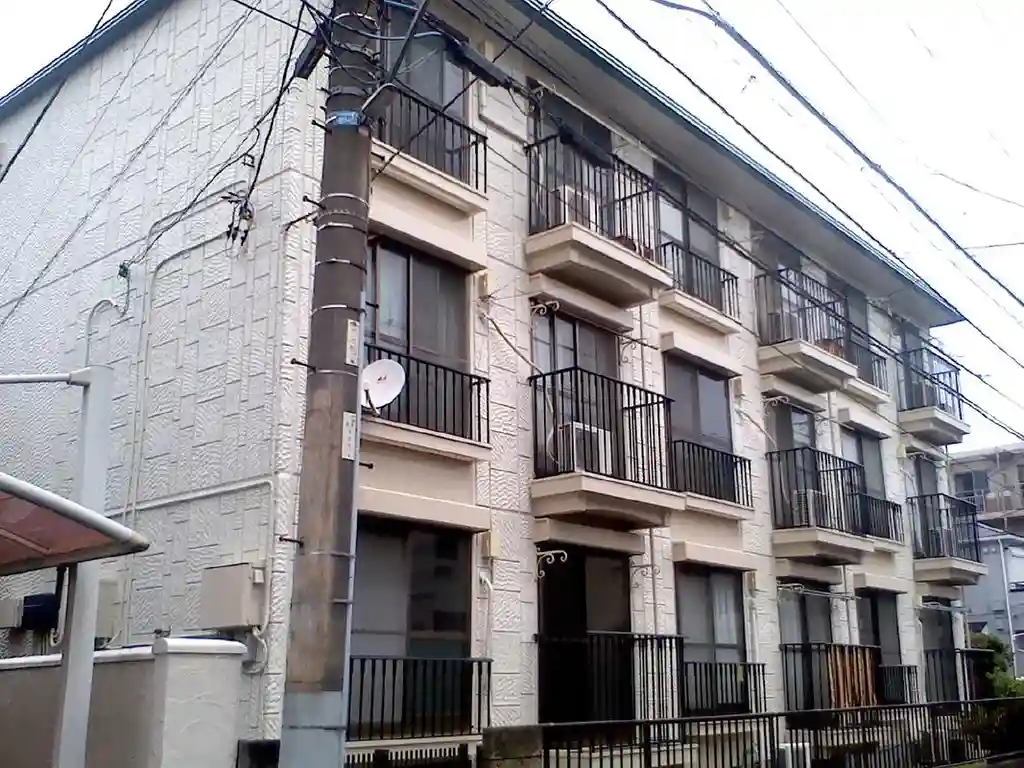 シュロス林間 外観