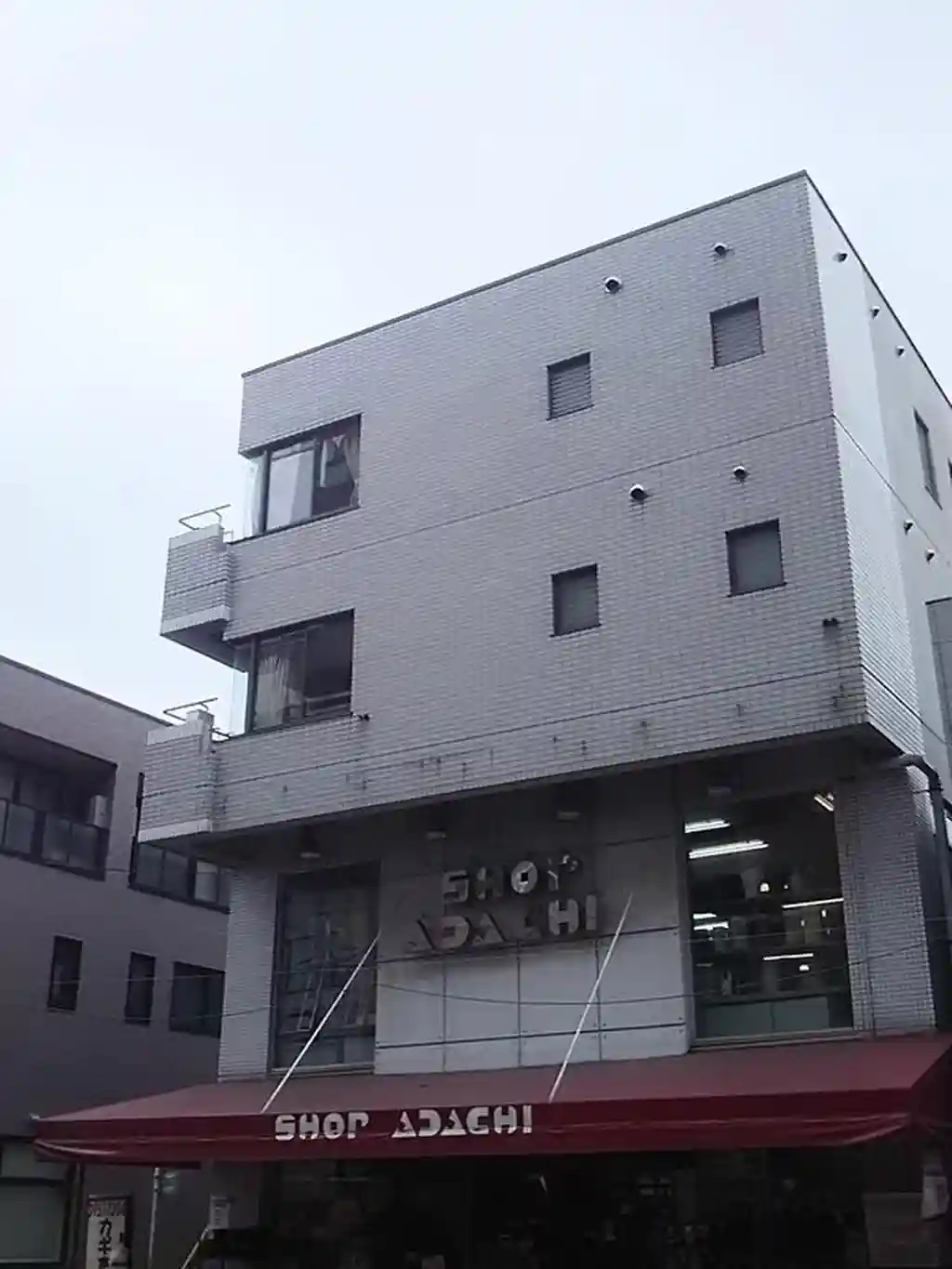 ギャラルデリィステップ 外観