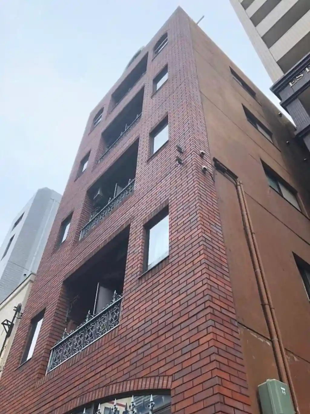 スリーフォークスビル 外観
