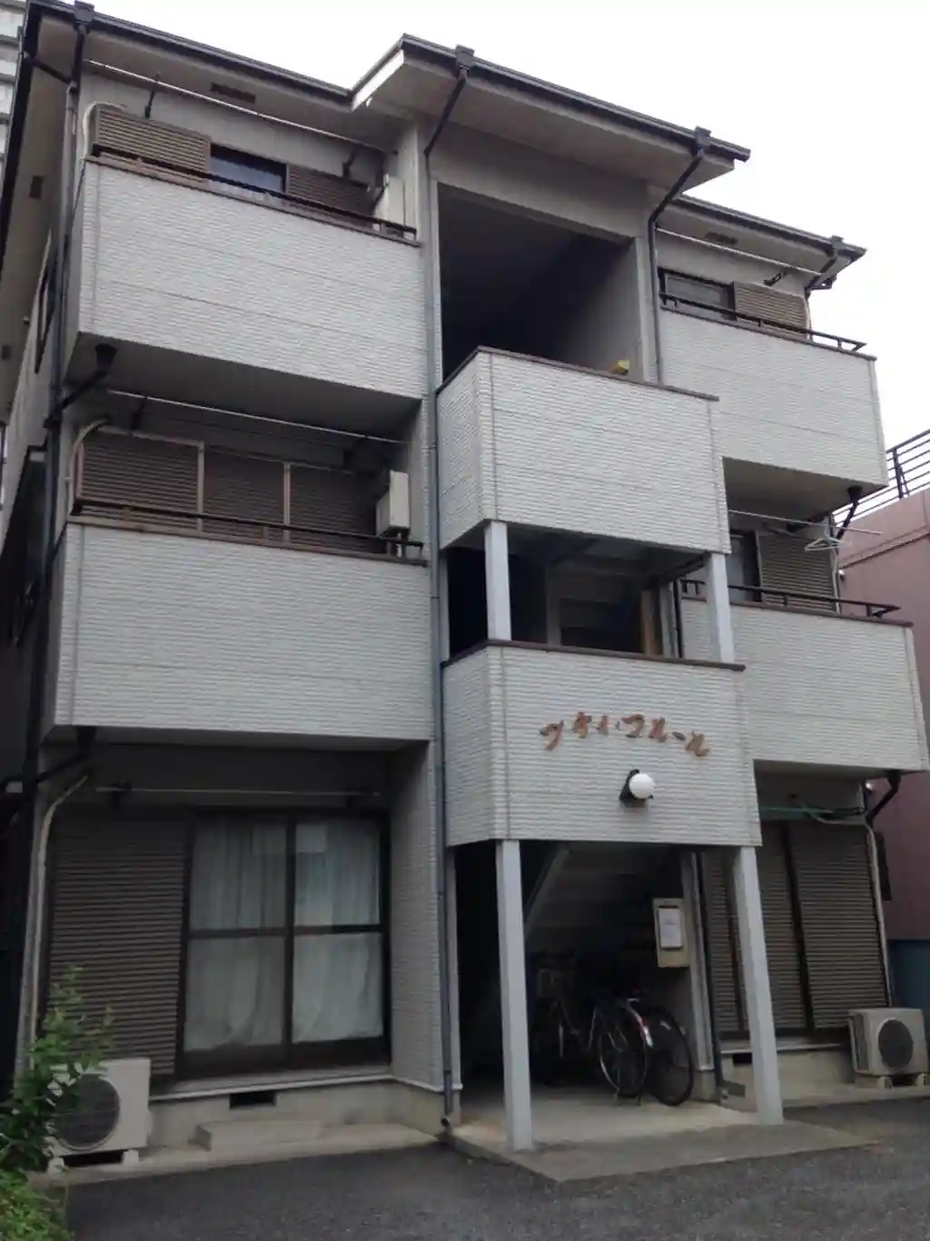 プチィ・フルール 外観