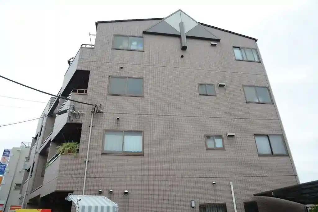 上新城ビル 外観