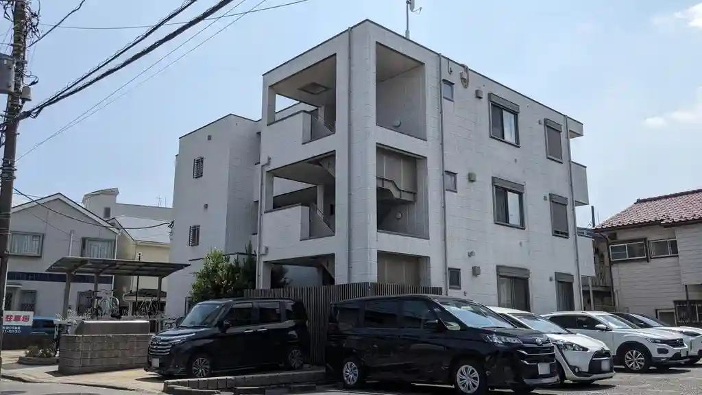 ファミタシオン 外観