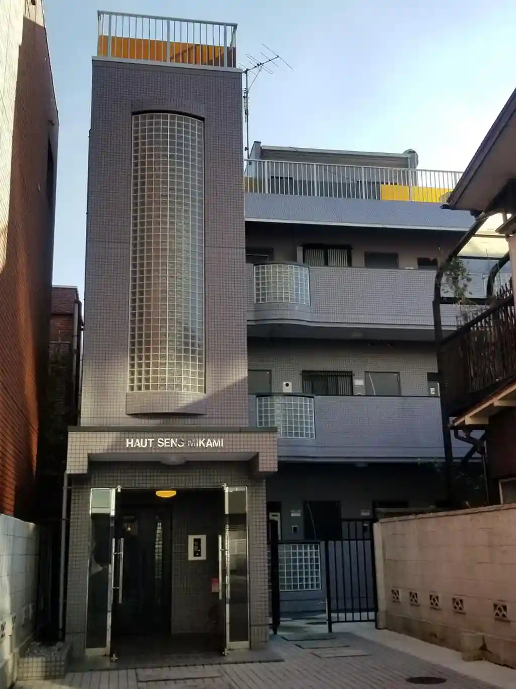 オーサンスミカミ 外観