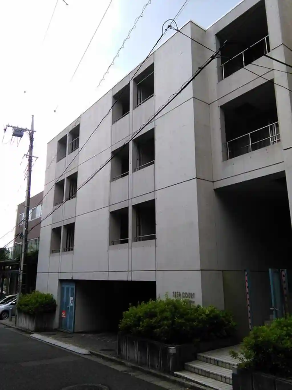 STEP COURT 新百合 外観