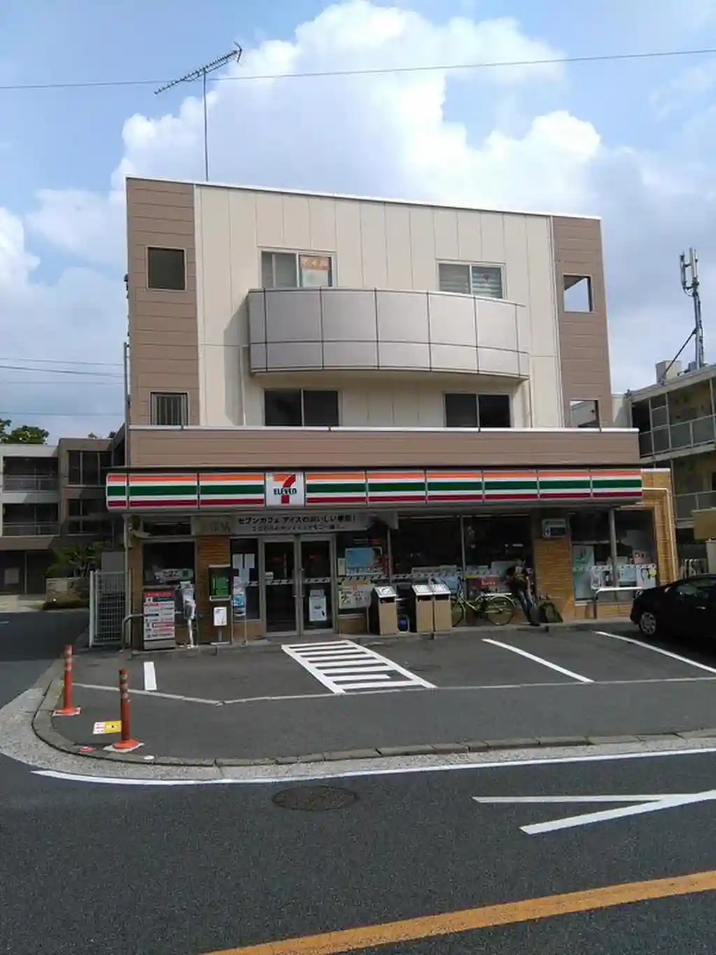 シャトーレ新百合 外観
