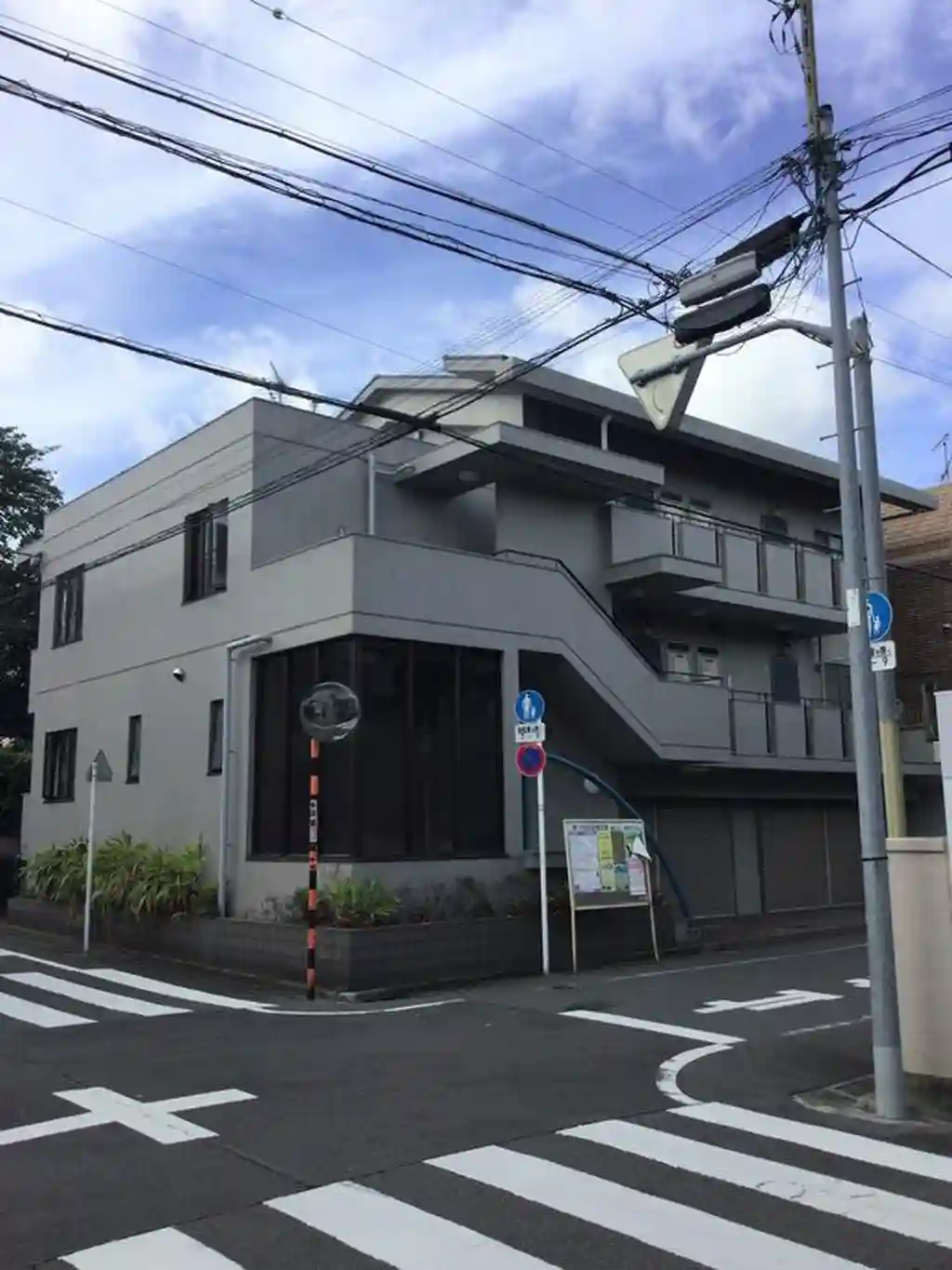 エステブルーミネ 外観