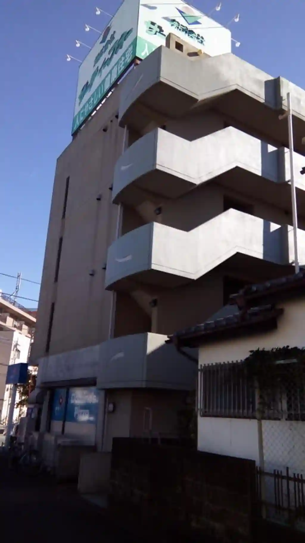 サーティーフォービル 外観