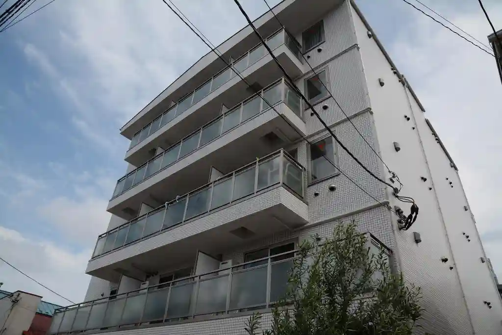 b'CASA Minami saiwaicho 外観