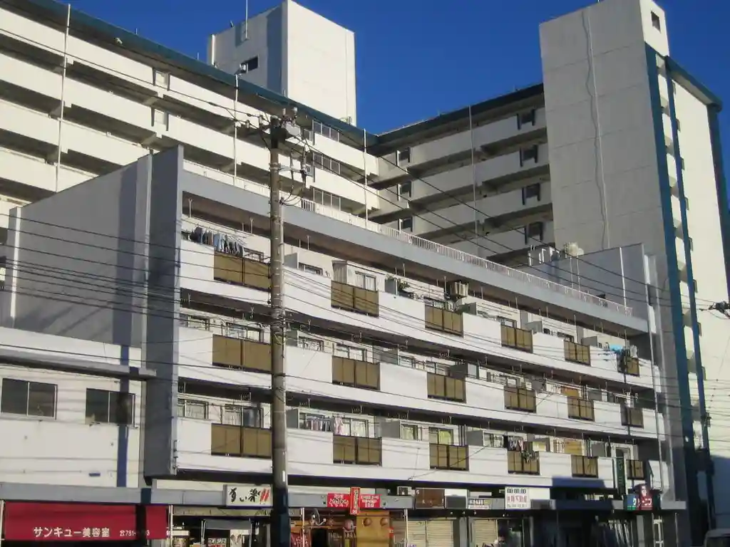 森マート 外観