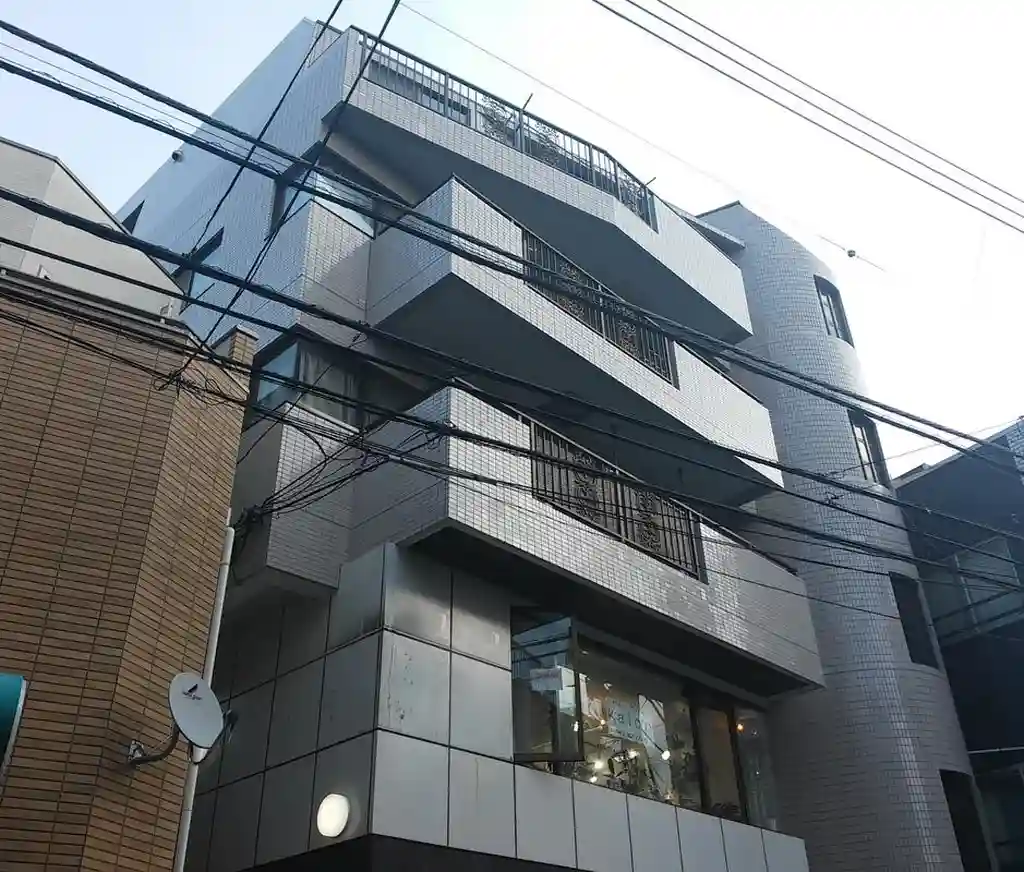 成家ビル 外観
