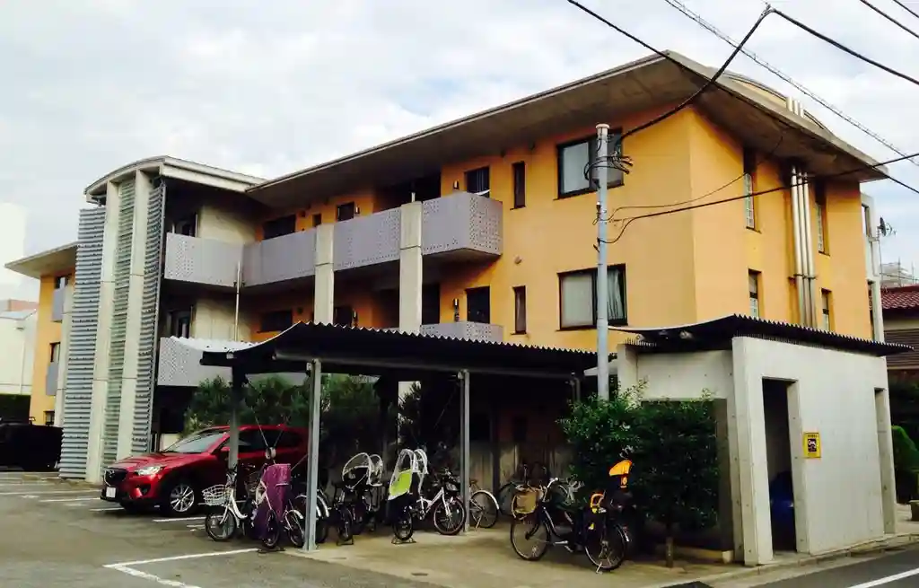 PLATEAU 外観