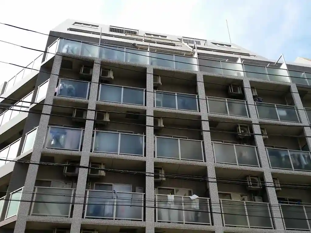 アヴァンツァーレ横浜 外観