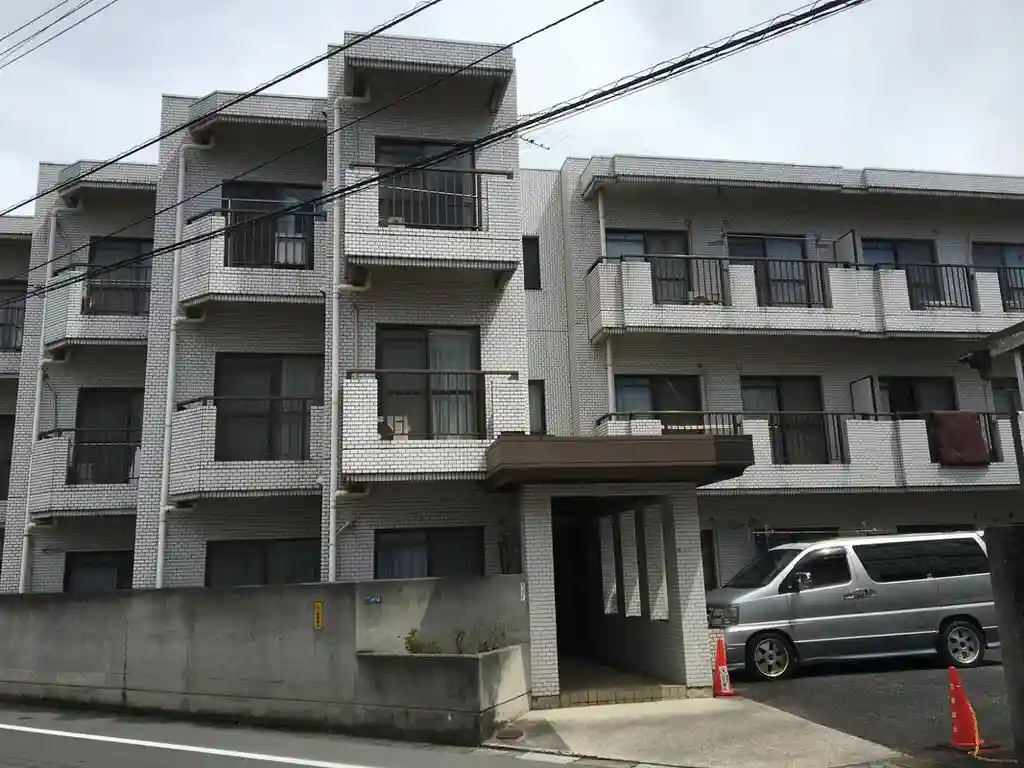 ホワイトレジデンス市川 外観