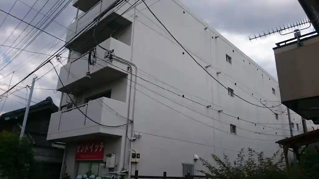メゾンドールわらび 外観