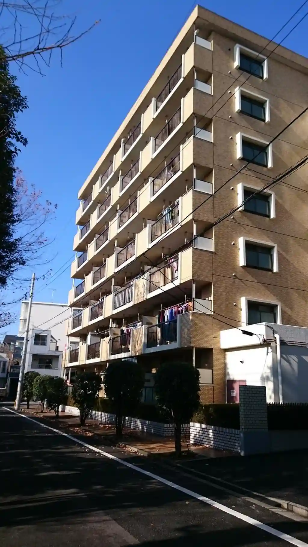 ロイヤルハイツ高島 外観