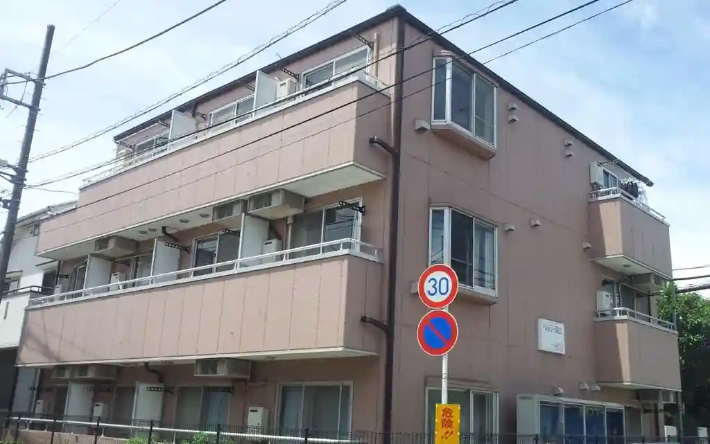 ベルロー国立 外観