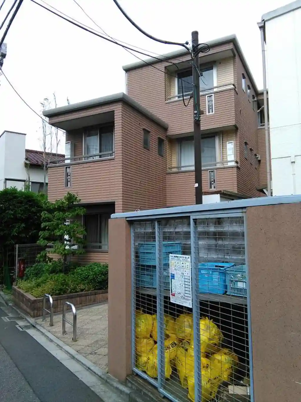 高根サンスター 外観