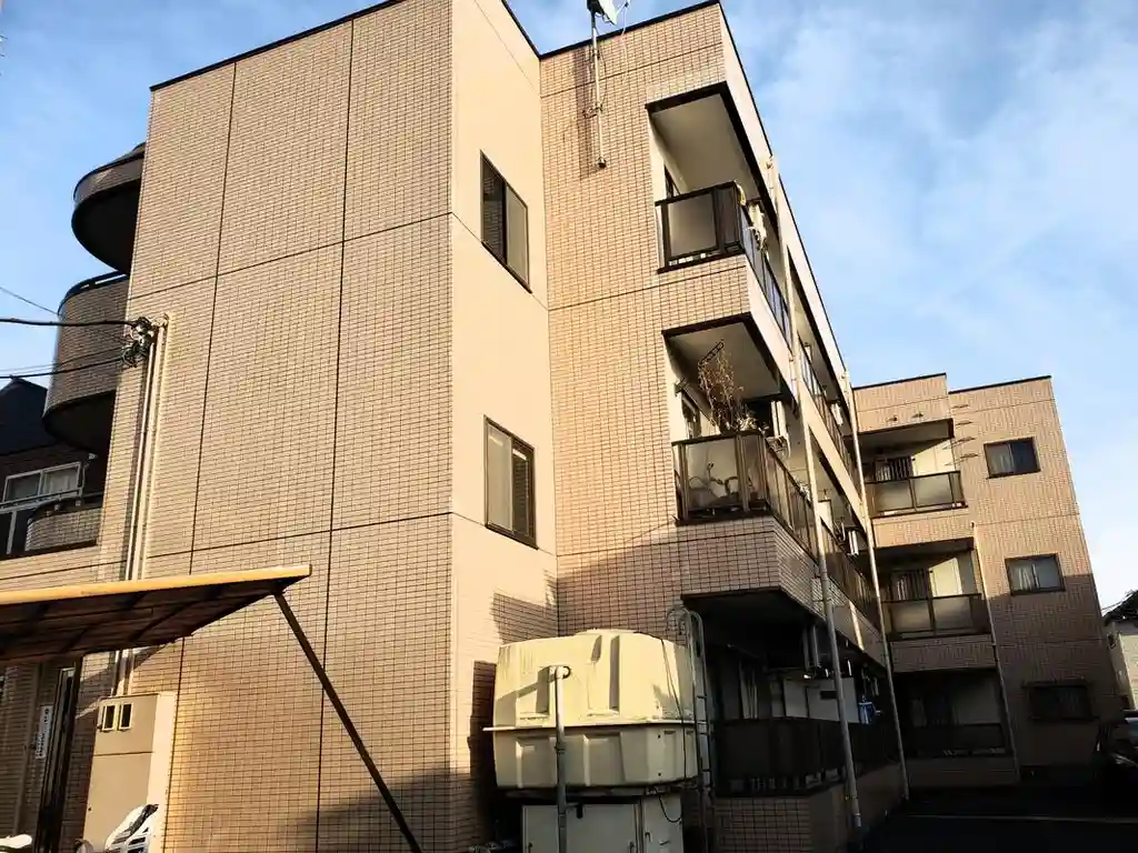 メゾンアンパー 外観