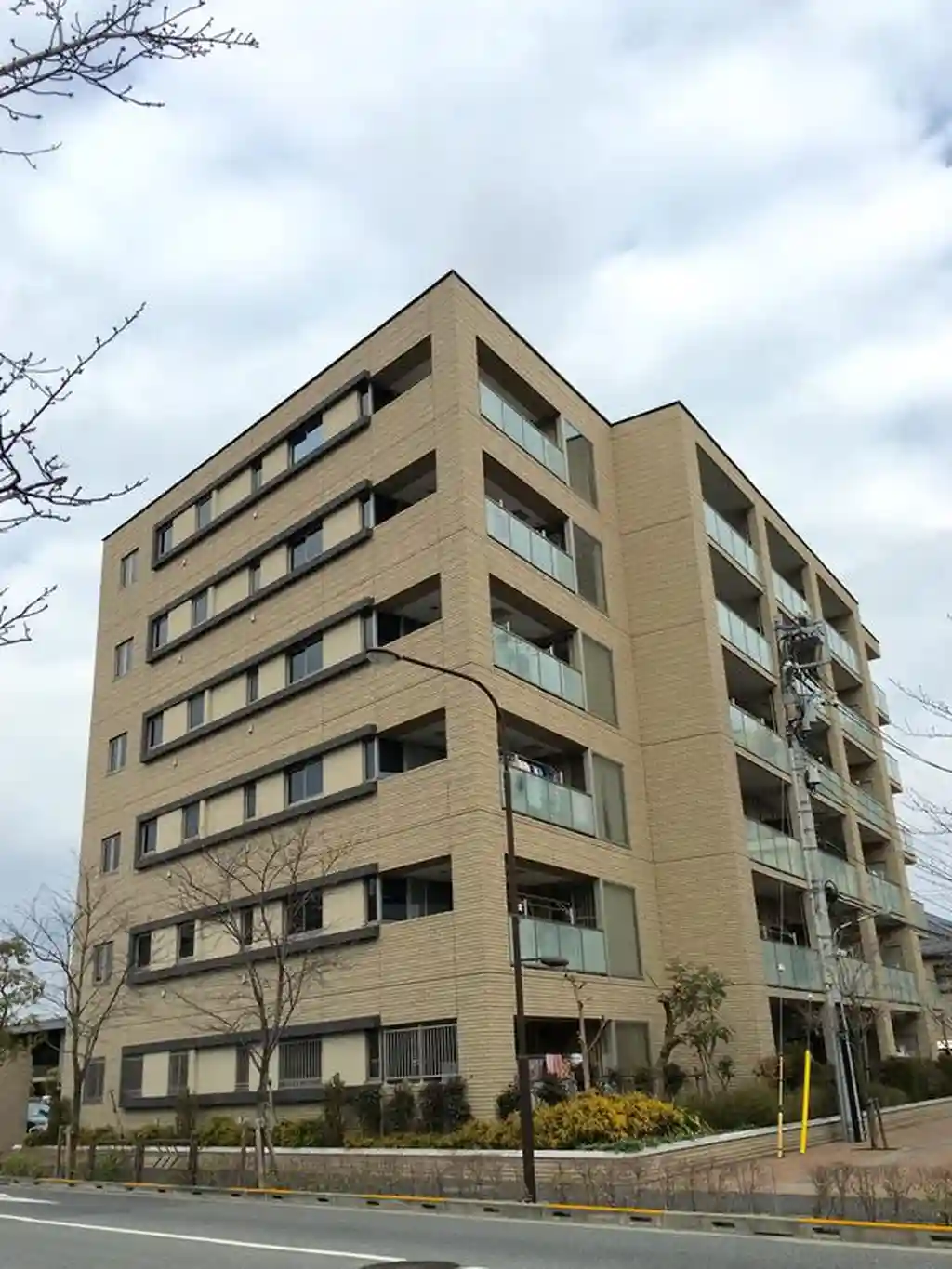 クール・ドゥ・サンセール 外観