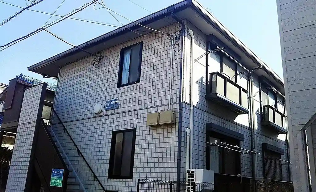 イーストジュネス 外観