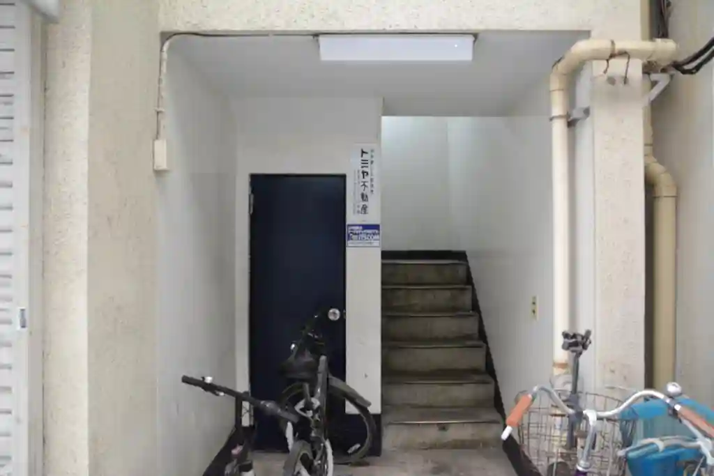 丸新ビル 外観