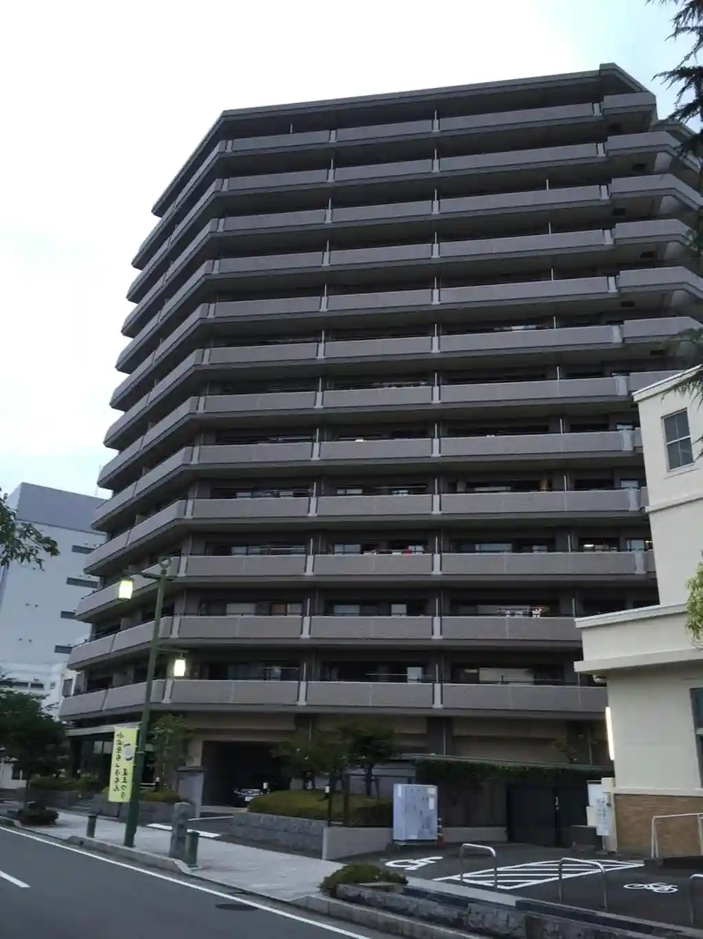 ナイスロイヤルビュー小田原城址公園前 外観