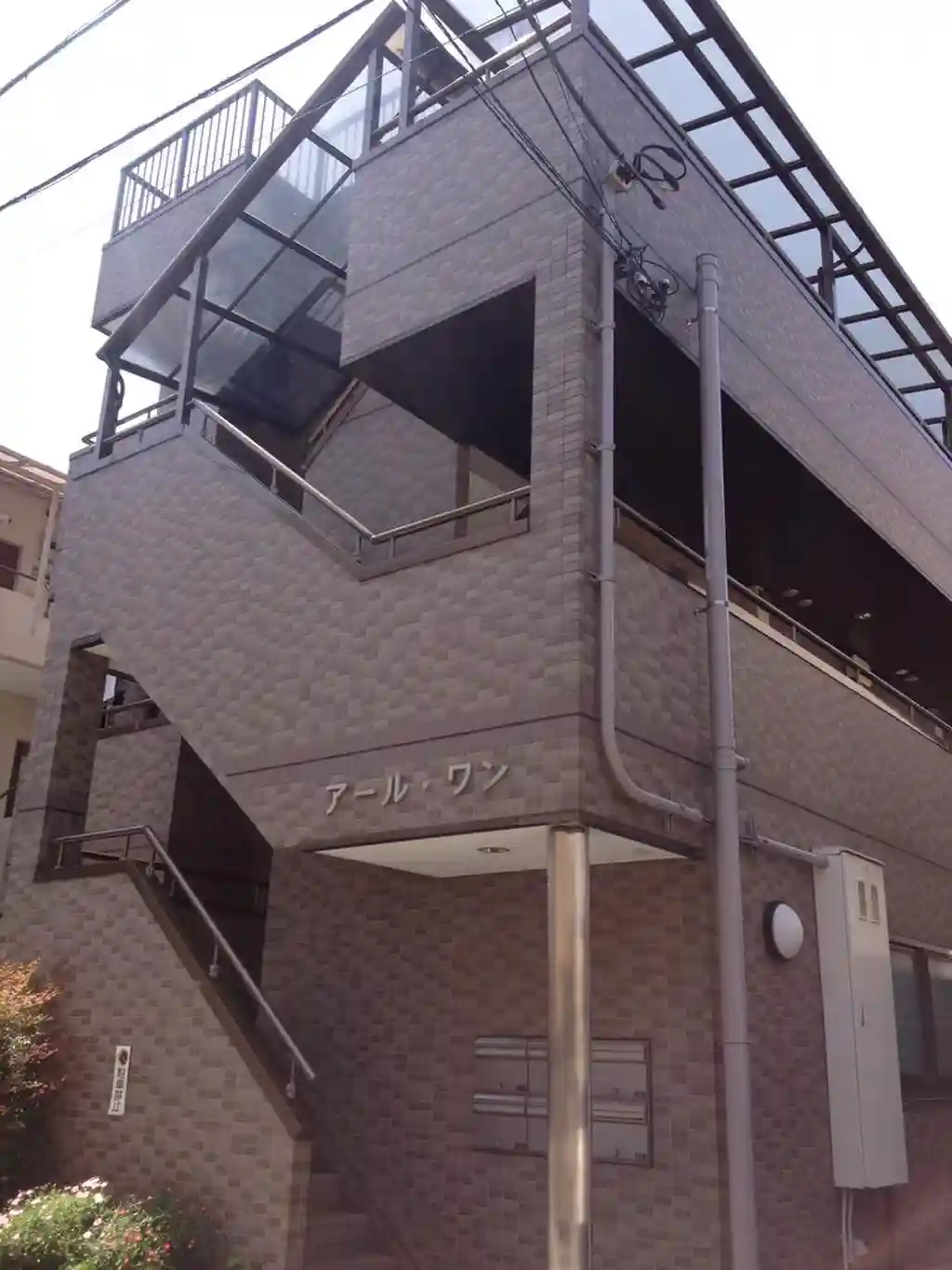 アール・ワン 外観