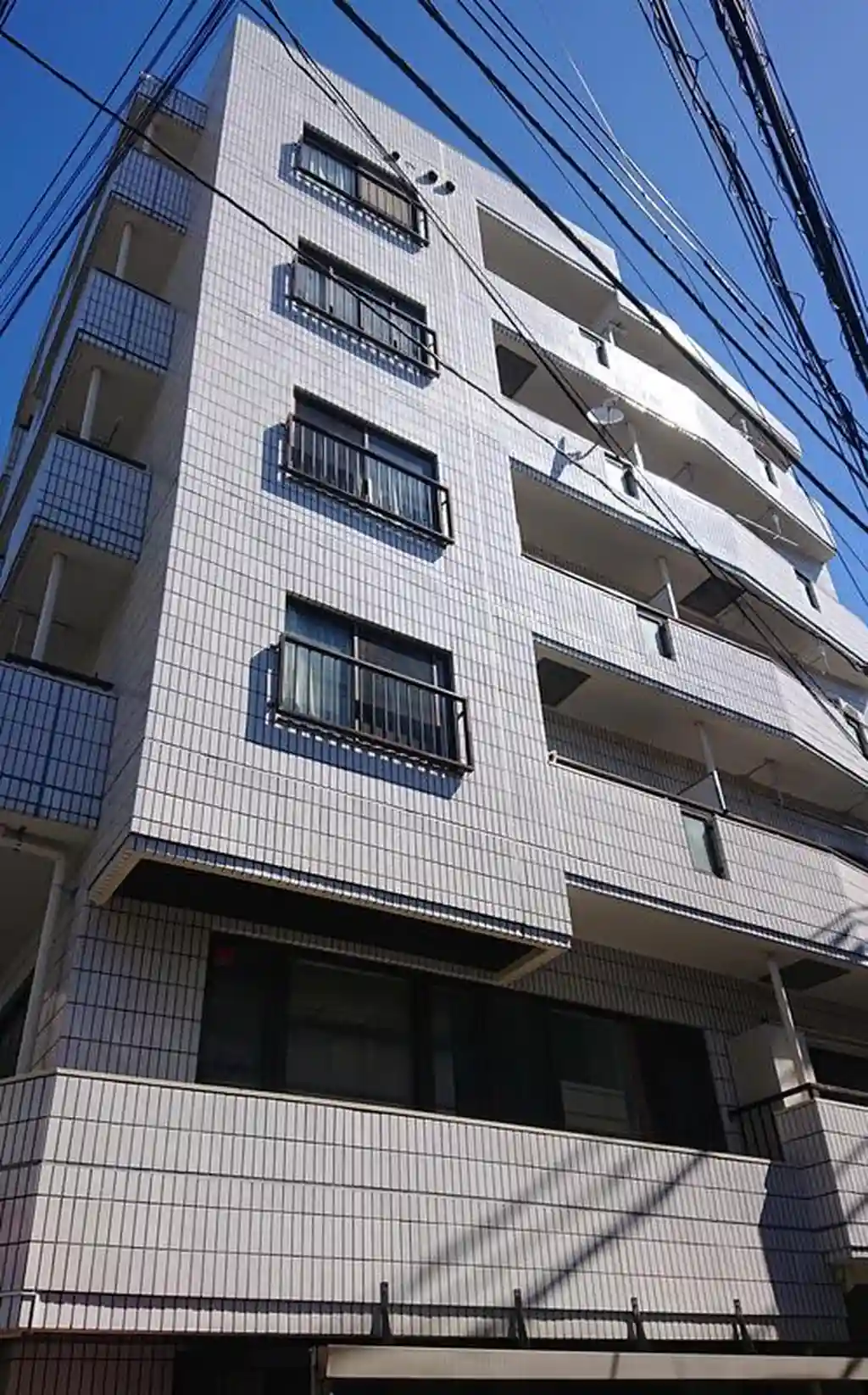 フロムファーストビル 外観