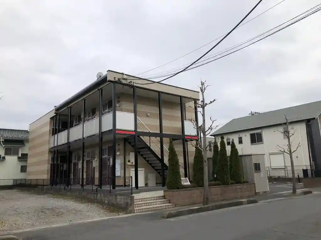 レオパレスワカバ 外観